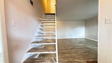 3045 Park Ln in Dallas, TX - Building Photo - Building Photo