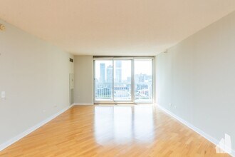545 N Dearborn St in Chicago, IL - Building Photo - Building Photo