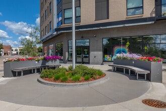 Berkshire Stevens Point - Seniors (55+) in Stevens Point, WI - Foto de edificio - Other