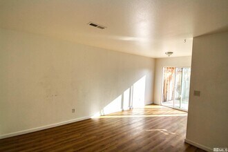 424 Valley Cir in Dayton, NV - Building Photo - Building Photo
