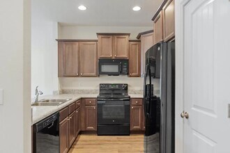 173 Iron Horse Dr E in Crestview, FL - Building Photo - Building Photo