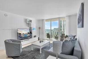 1155 Brickell Bay Dr in Miami, FL - Building Photo