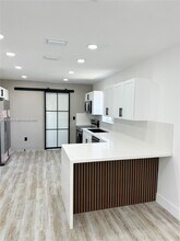 2740 NW 49th St in Miami, FL - Building Photo - Building Photo
