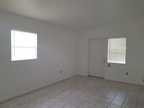 1066 Philippe Pkwy in Safety Harbor, FL - Building Photo - Building Photo