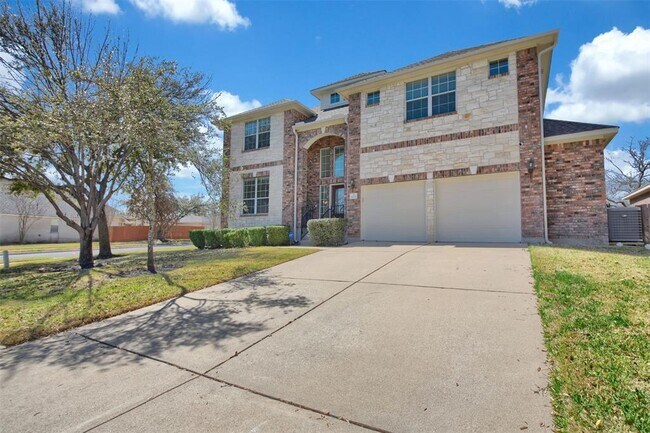 property at 3206 Luminoso Ln E
