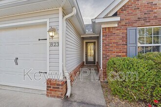 823 Whispering Willow Ct in Grovetown, GA - Foto de edificio - Building Photo