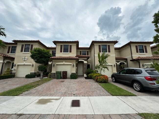 3317 W 90th St in Hialeah, FL - Building Photo - Building Photo