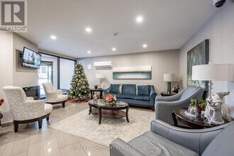 700 Dynes Rd in Burlington, ON - Building Photo - Building Photo