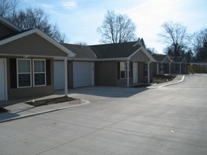 Tiffany Heights Apartments in Fort Wayne, IN - Building Photo - Building Photo