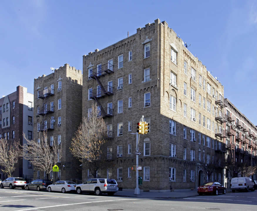 221-227 Wadsworth Ave in New York, NY - Building Photo