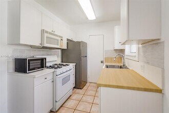 1535 Meridian Ave in Miami Beach, FL - Building Photo - Building Photo