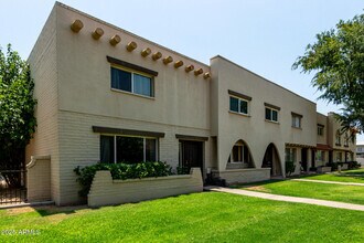 6825 E Osborn Rd in Scottsdale, AZ - Building Photo - Building Photo