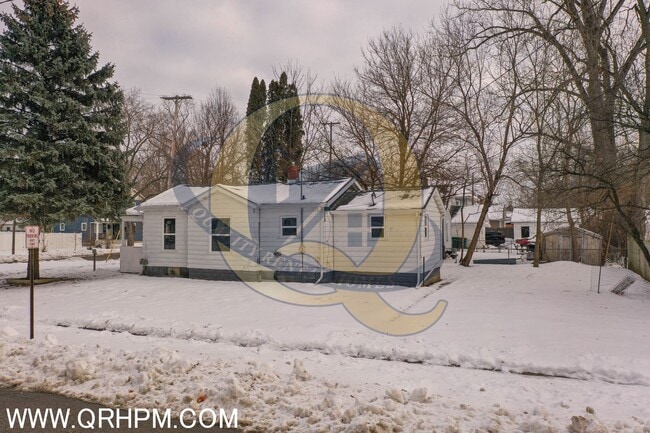 604 Spruce St in Mount Morris, MI - Building Photo - Building Photo