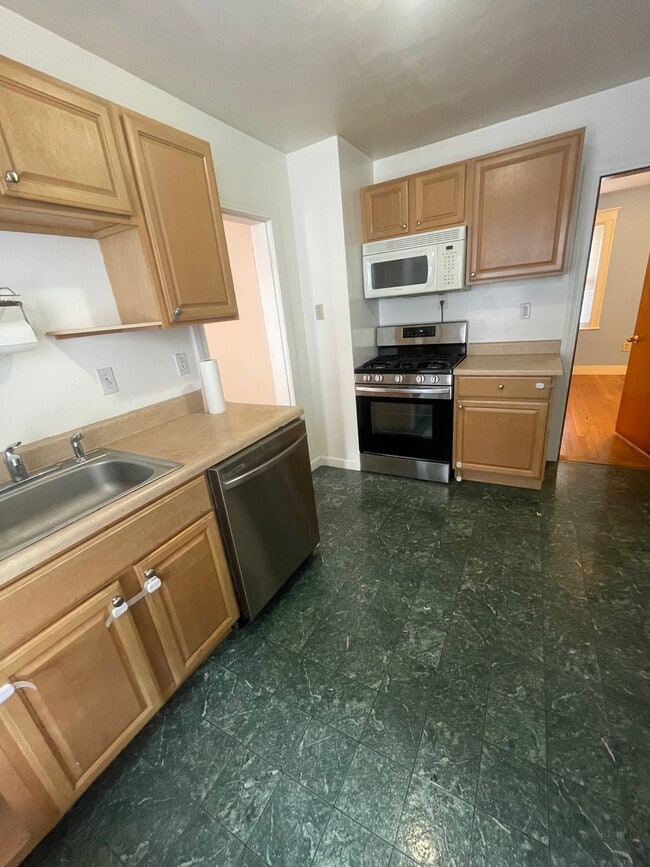 161 Albion St, Unit 2