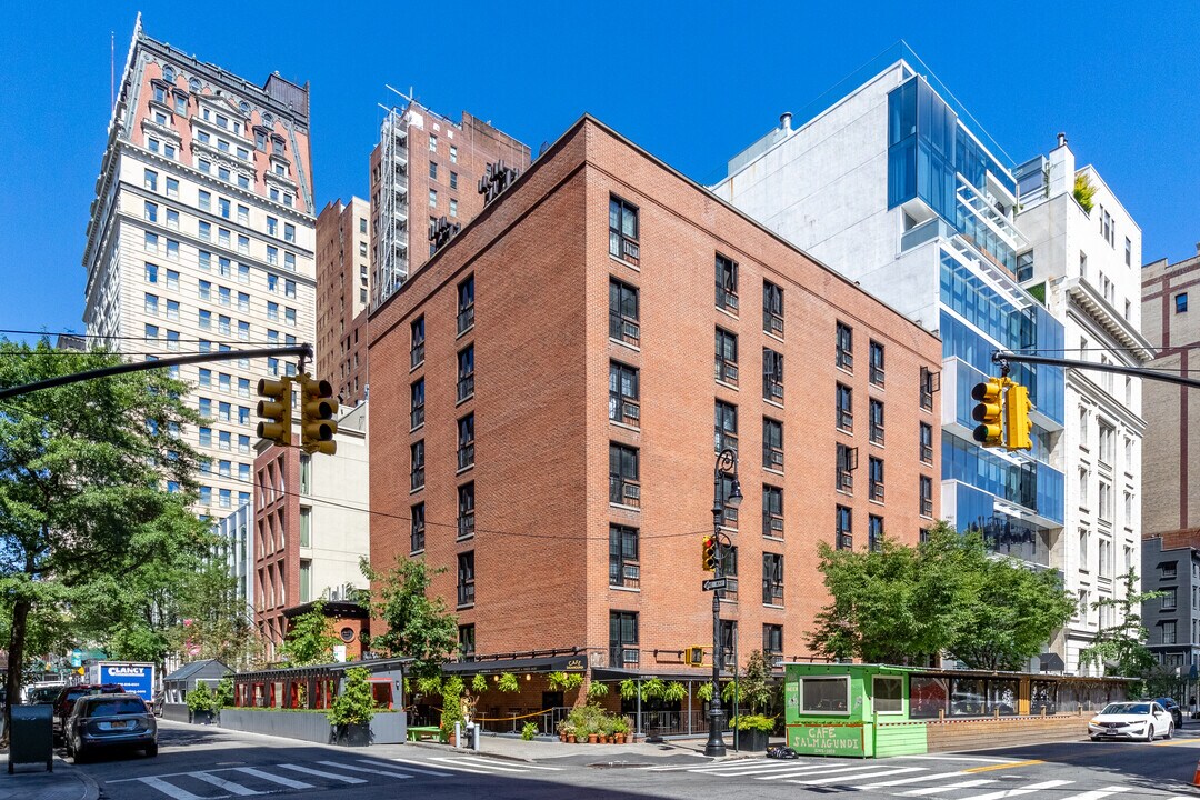 Anagram Gramercy in New York, NY - Building Photo