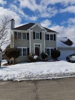 11 Highwood Cir in Colchester, CT - Building Photo