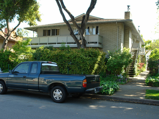 455 Lassen St in Los Altos, CA - Building Photo - Building Photo