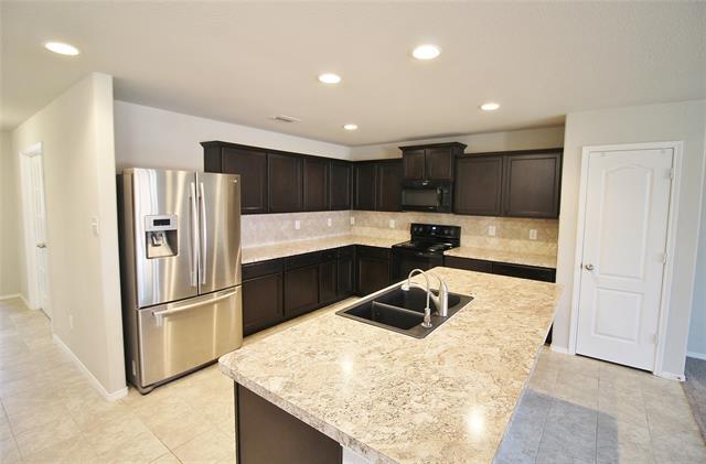 210 Hackney St in Waxahachie, TX - Building Photo - Building Photo