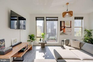 2008 Northbank Pl in Philadelphia, PA - Building Photo