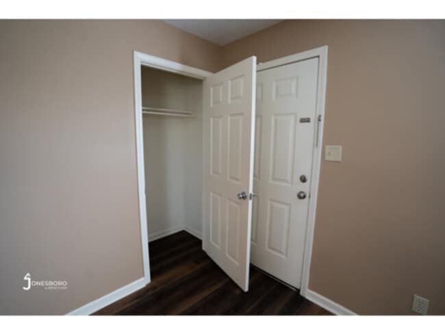 2207 Spence Cir in Jonesboro, AR - Building Photo - Building Photo