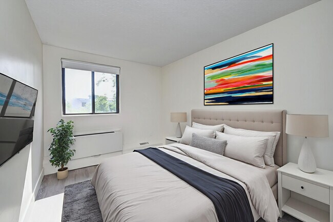 Westheights Place in Kitchener, ON - Building Photo - Building Photo