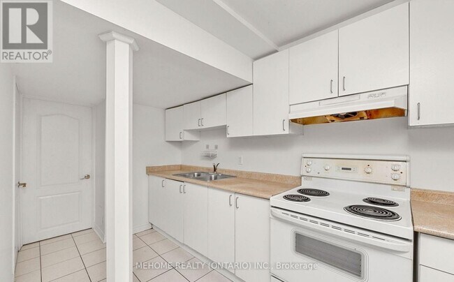 14 Tarsus Crescent in Toronto, ON - Building Photo - Building Photo