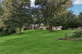 5 Timothy Ln in Candler, NC - Building Photo - Building Photo