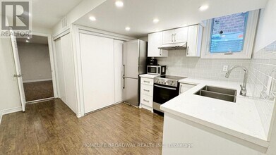 102 Orchard Hill Blvd in Markham, ON - Building Photo - Building Photo