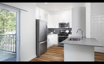 150 Quarry St, Unit E-609 in Quincy, MA - Foto de edificio - Building Photo