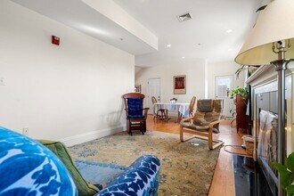 210 Summer St, Unit 3 in Somerville, MA - Building Photo - Building Photo