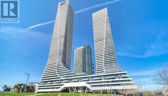 30 Shore Breeze Dr in Toronto, ON - Building Photo
