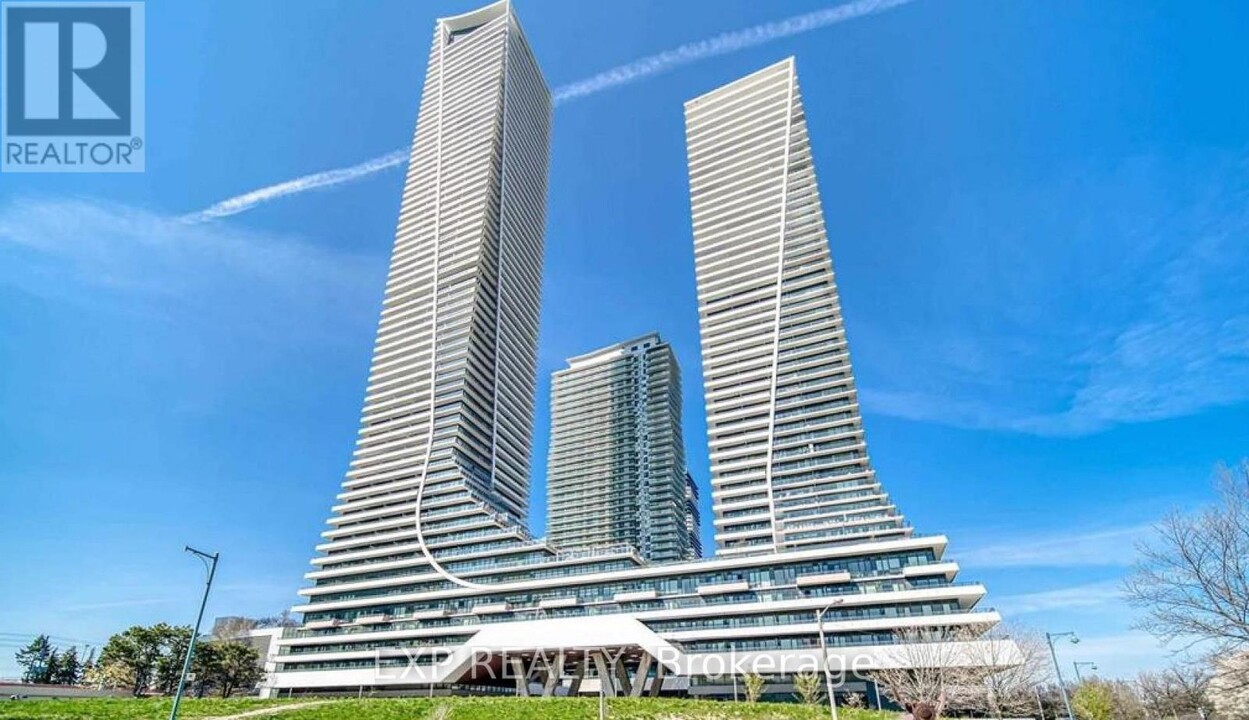 30-2230 Shore Breeze Dr in Toronto, ON - Building Photo