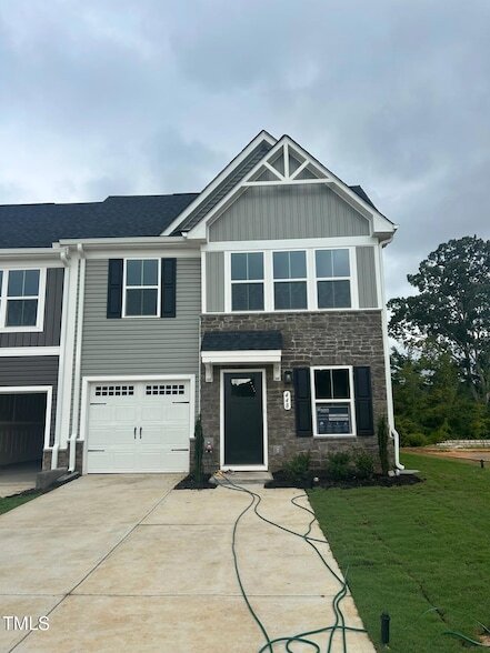 448 Grand Silo Rd in Raleigh, NC - Building Photo