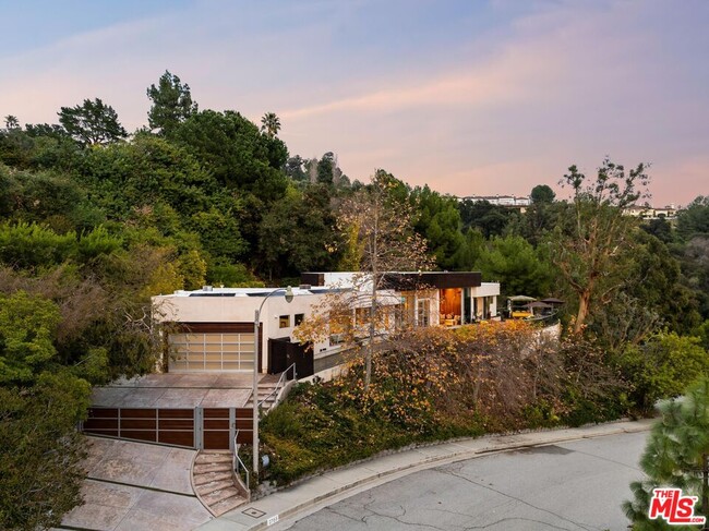 2766 Ellison Dr in Beverly Hills, CA - Building Photo - Building Photo