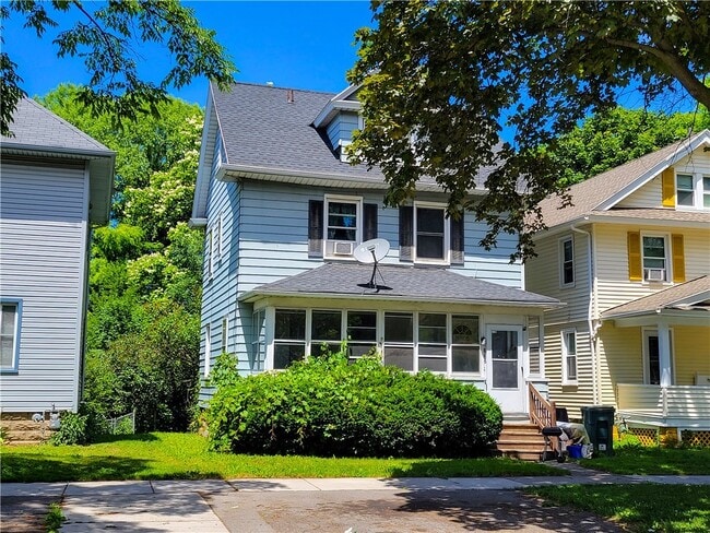 property at 816 Flower City Park