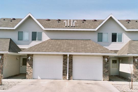 Westlake Townhomes Apartments in Fargo, ND - Foto de edificio