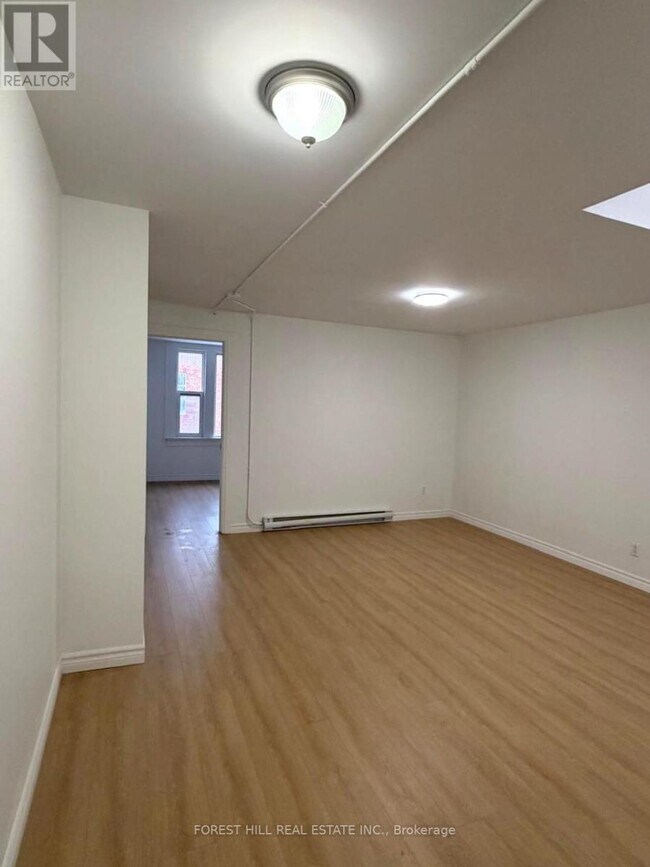 9 Eby St S in Kitchener, ON - Building Photo - Building Photo