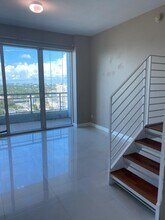 60 SW 13th St in Miami, FL - Building Photo - Building Photo