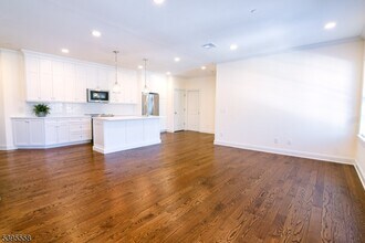 29 Euclid Ave in Summit, NJ - Building Photo - Building Photo