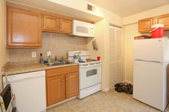 1555 4th St NW, Unit #2 in Washington, DC - Building Photo - Building Photo