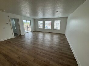 526 Rizzini Wy in Vineyard, UT - Building Photo - Building Photo
