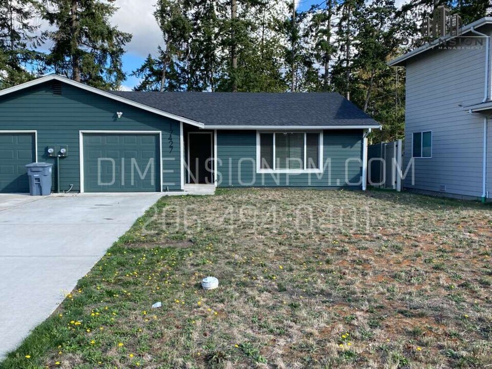 17427 29th Ave E in Tacoma, WA - Building Photo