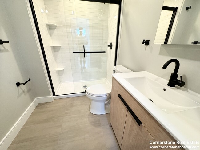 16 Baker Ct, Unit 1