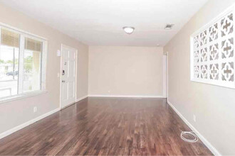 11630 Kittridge St in Los Angeles, CA - Building Photo - Building Photo