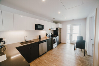 221 Stradbrook Ave in Winnipeg, MB - Building Photo - Building Photo
