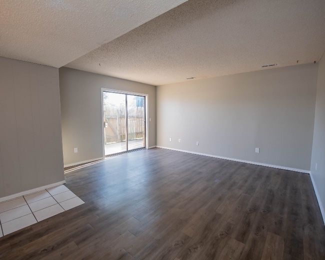 2054 Garland Ave in Fayetteville, AR - Foto de edificio - Building Photo