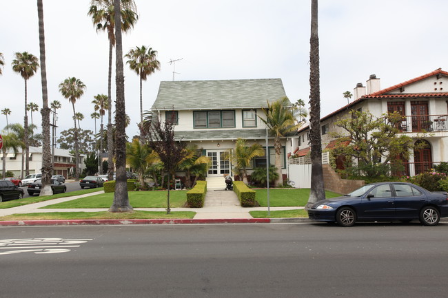 1005 5th St in Santa Monica, CA - Foto de edificio - Building Photo