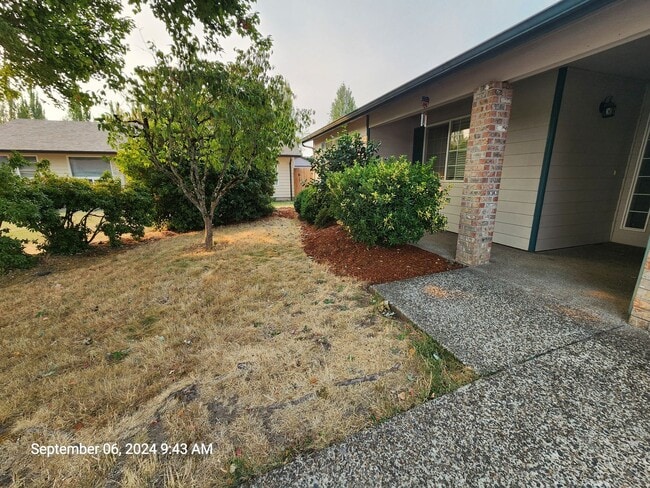 531 SW Honeysuckle Ct in McMinnville, OR - Building Photo - Building Photo