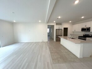 15764 Caterpillar Dr in Fontana, CA - Building Photo - Building Photo