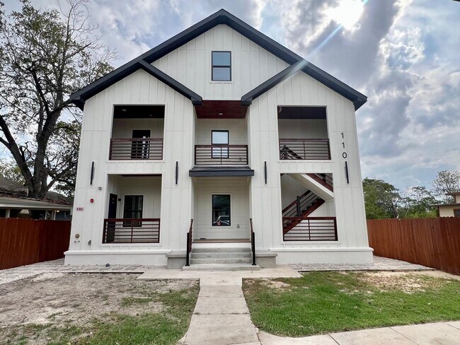 110 Webb in San Antonio, TX - Building Photo - Building Photo